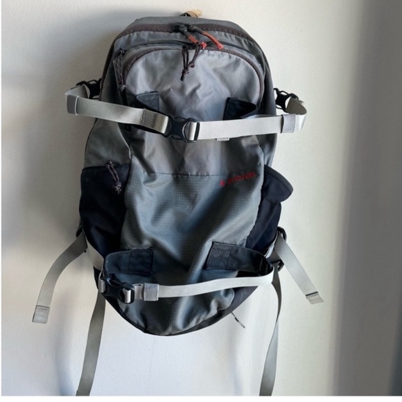 Burton Snowboard Backpack Sportartikel Grey and Red Fair Condition - Picture 1 of 12
